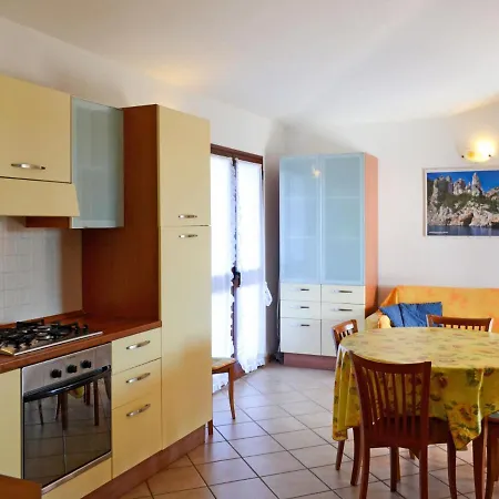 Апартаменты Locazione Turistica Sole Mare - Teo236 *